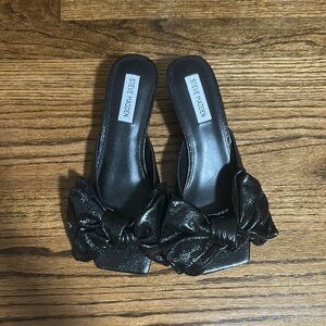 Steve Madden Black Bow Heels